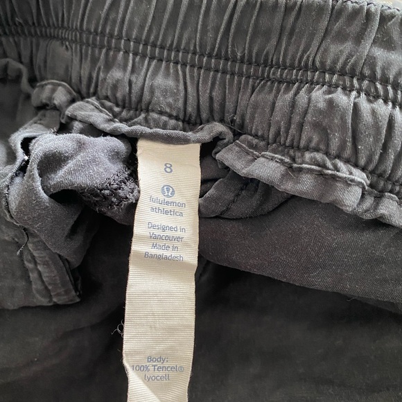 Lululemon Shorts - Size 8 - Picture 5 of 13